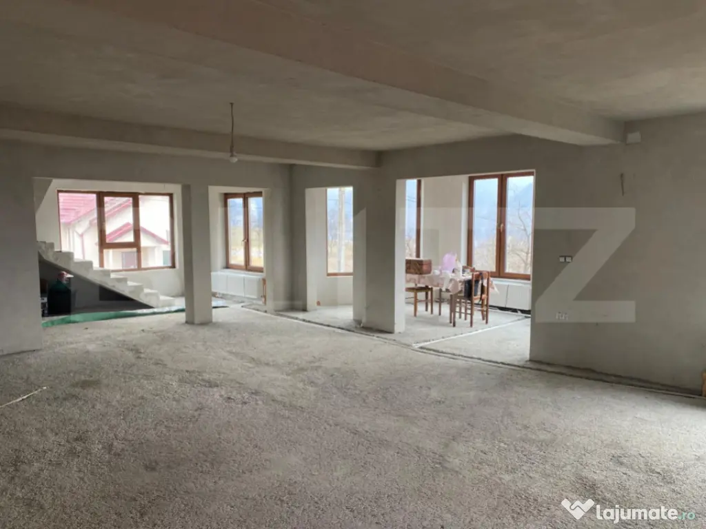 Casa P+E la rosu, teren de 71 ari, Salva