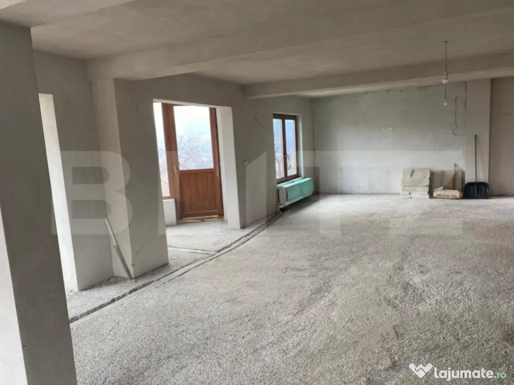 Casa P+E la rosu, teren de 71 ari, Salva