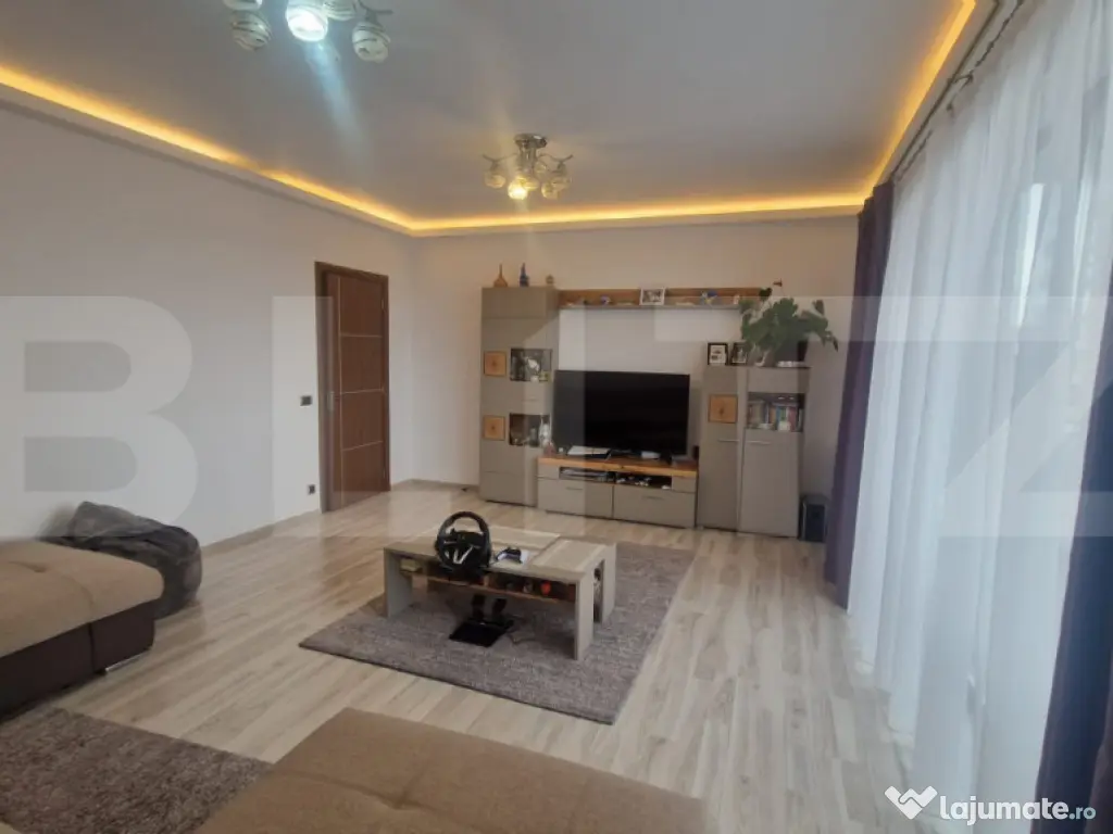 Apartament 3 camere decomandat , 2 bai ,105 mp, Tractorul