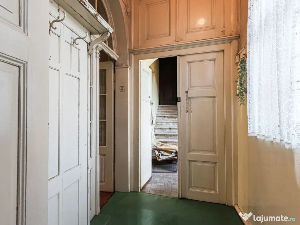 Acasă mare în centrul Aradului! 4 camere - 130 mp utili! 