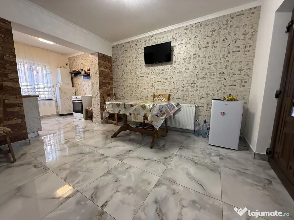 De Vanzare 2 Case In Curte Titulescu/Strada Crinului Tere... 