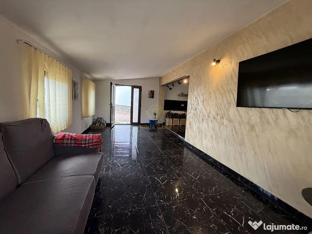 De Vanzare 2 Case In Curte Titulescu/Strada Crinului Tere... 