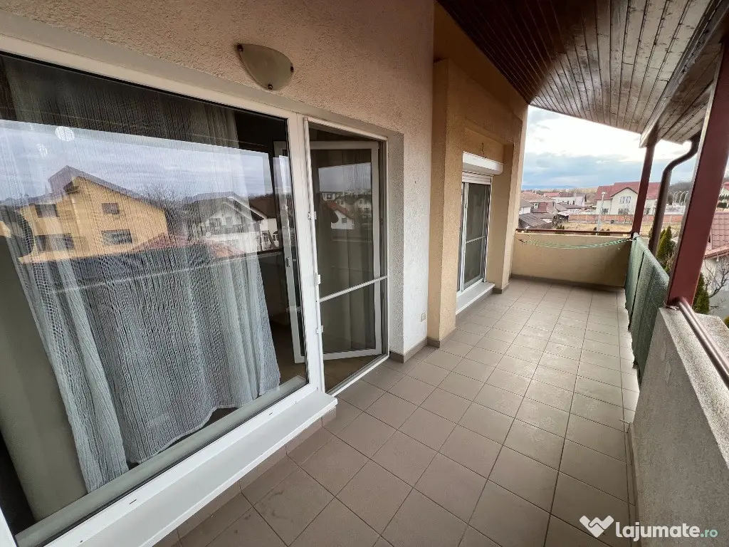 INCHIRIEZ apartament 3 camere decomandat,renovat,zona Selimbar 