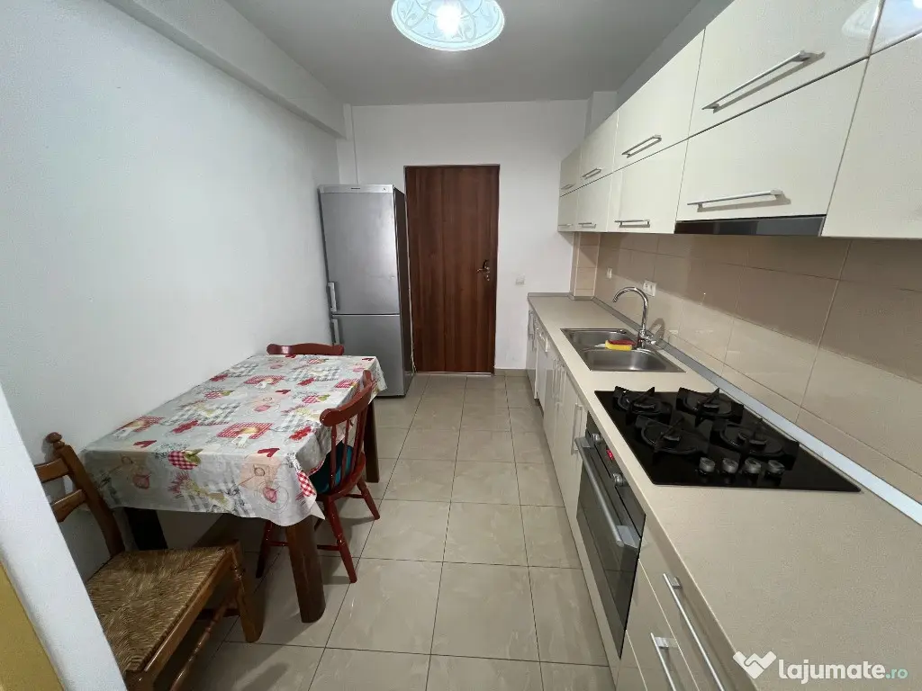 INCHIRIEZ apartament 3 camere decomandat,renovat,zona Selimbar 