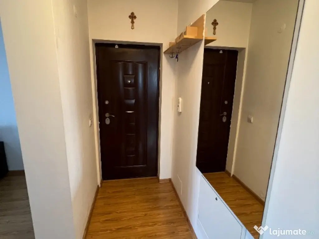 INCHIRIEZ apartament 3 camere decomandat,renovat,zona Selimbar 