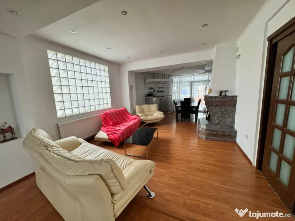 Casa 12 camere, 360 mp, zona Centru