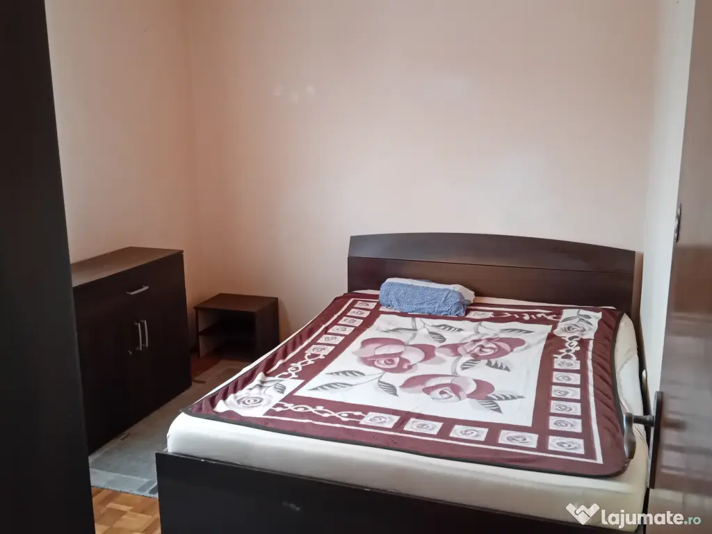 Proprietar, zero comision, inchiriez apartament 3 camere Strad 