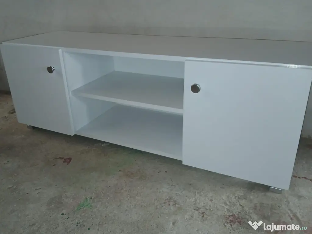 Comoda din pal la comanda 