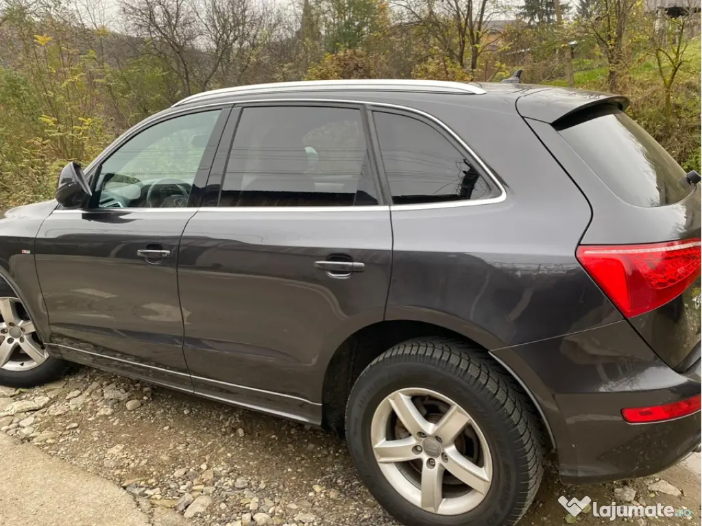 Audi Q5 / 2.0 Diesel / 2010 / S-line 