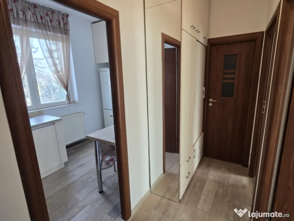 Apartament 2 camere decomandat Centru Civic