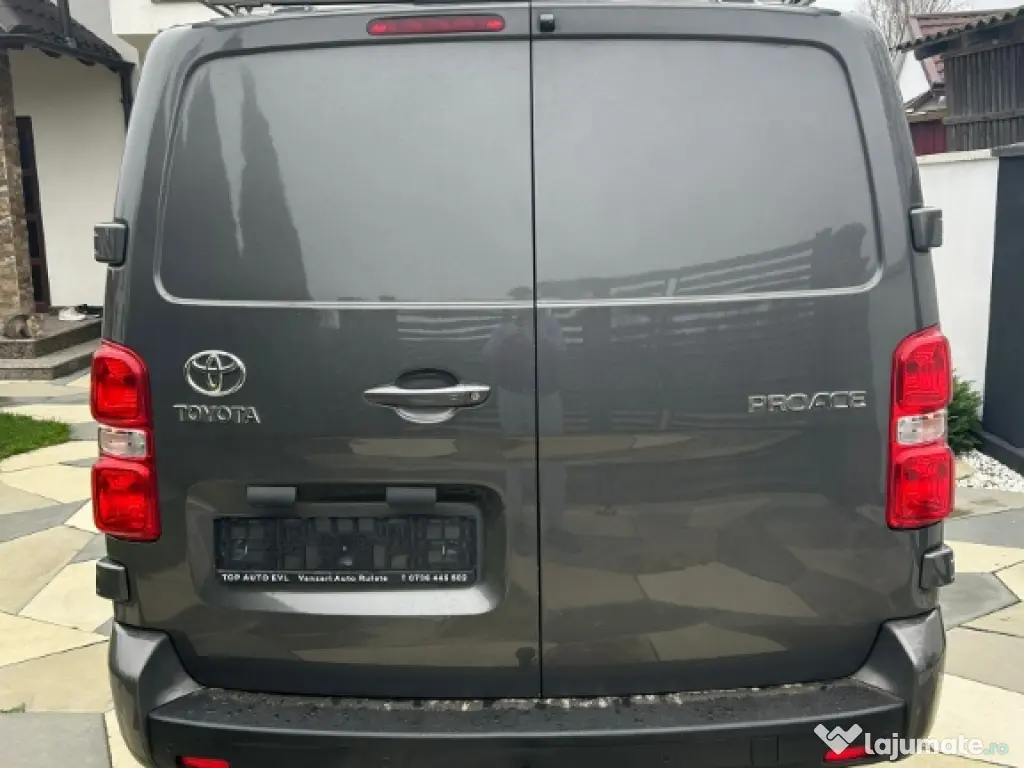 TOYOTA PROACE 