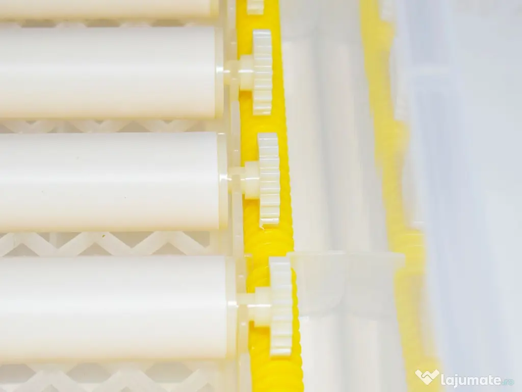 Incubator Clocitoare 36 Oua Gaina Rata Gasca Prepelite Pui  Automat Ovoscop 