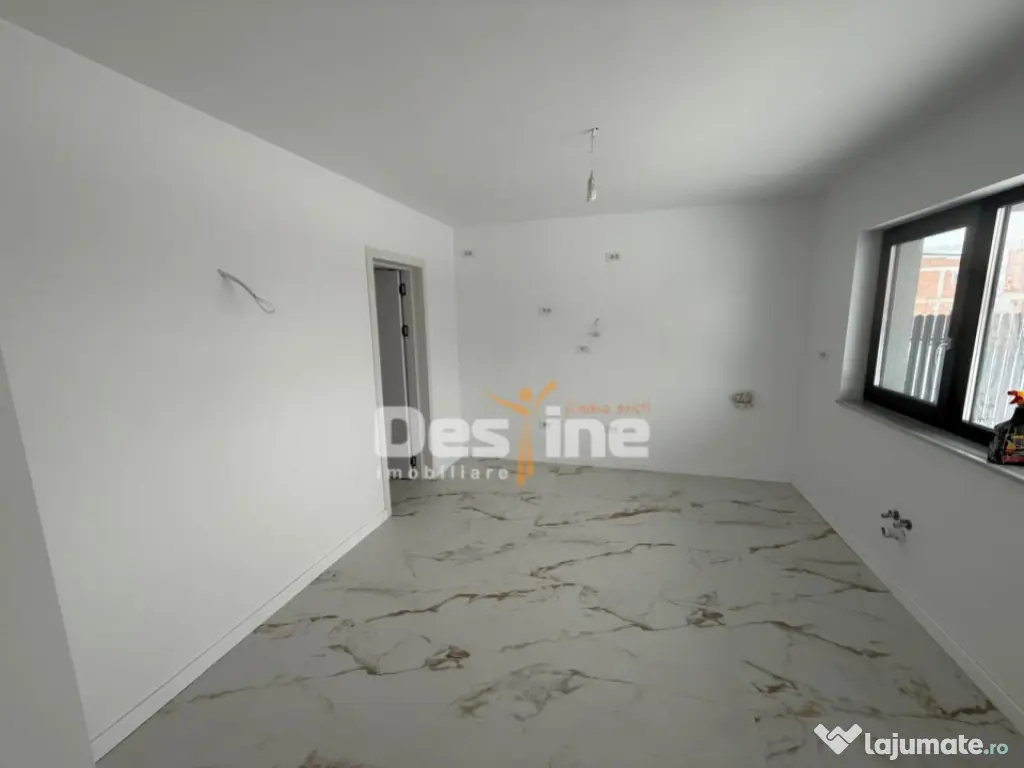 Casa individuala cu etaj, 4 camere, teren 396 mp, drum priva 