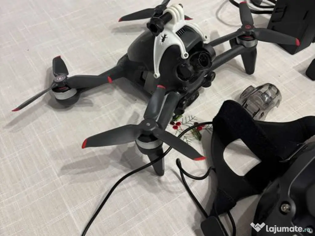 DJI FPV Combo Pachet complet + 3 acumulatori
