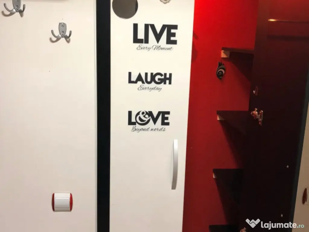 Inchiriez apartament o camera zona Unirii