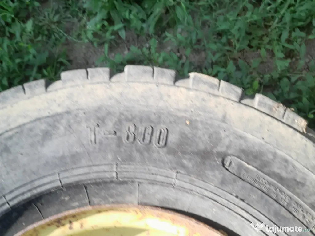 Vând genți cu cauciucuri 