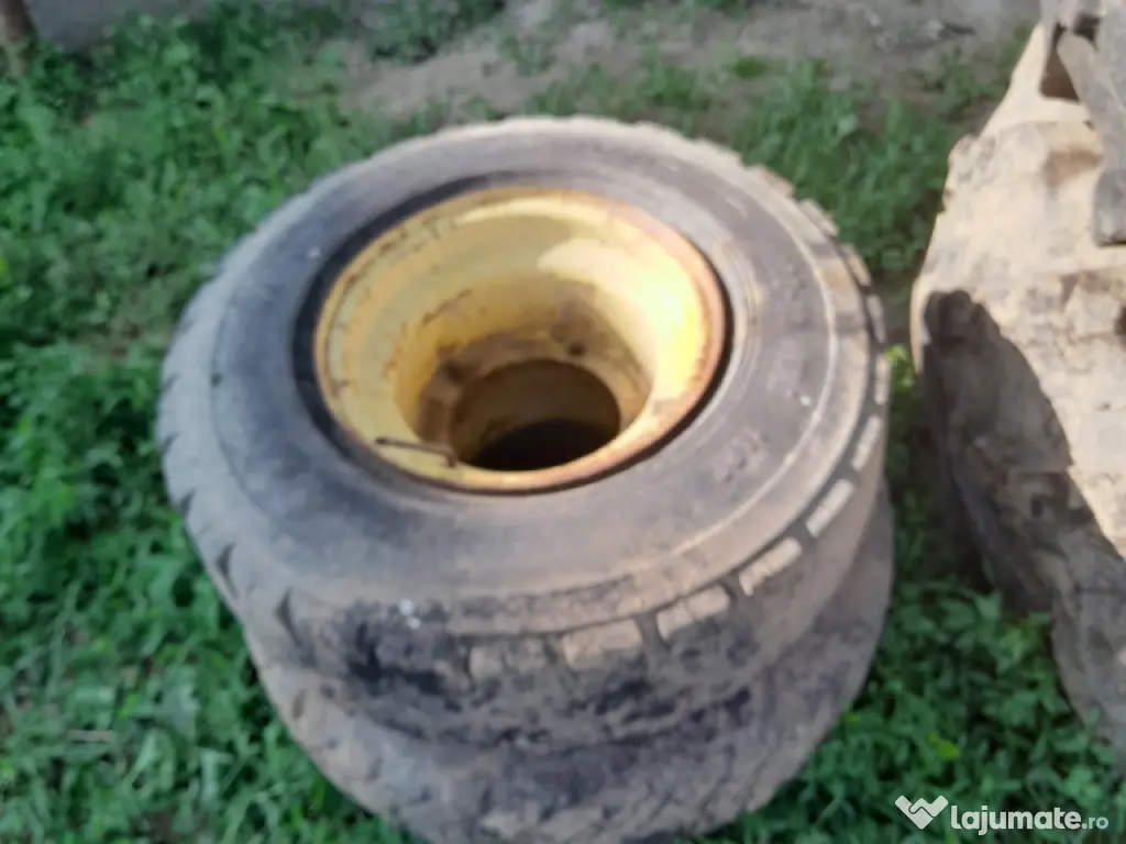 Vând genți cu cauciucuri 