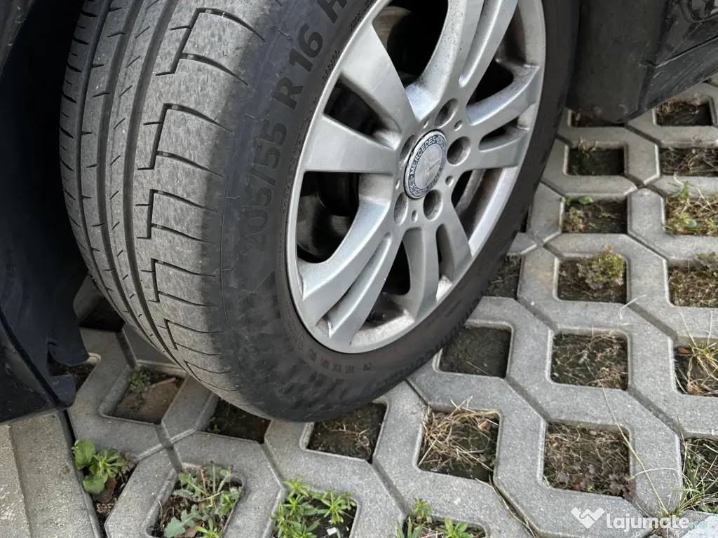 Mercedes-Benz C200 (W204)