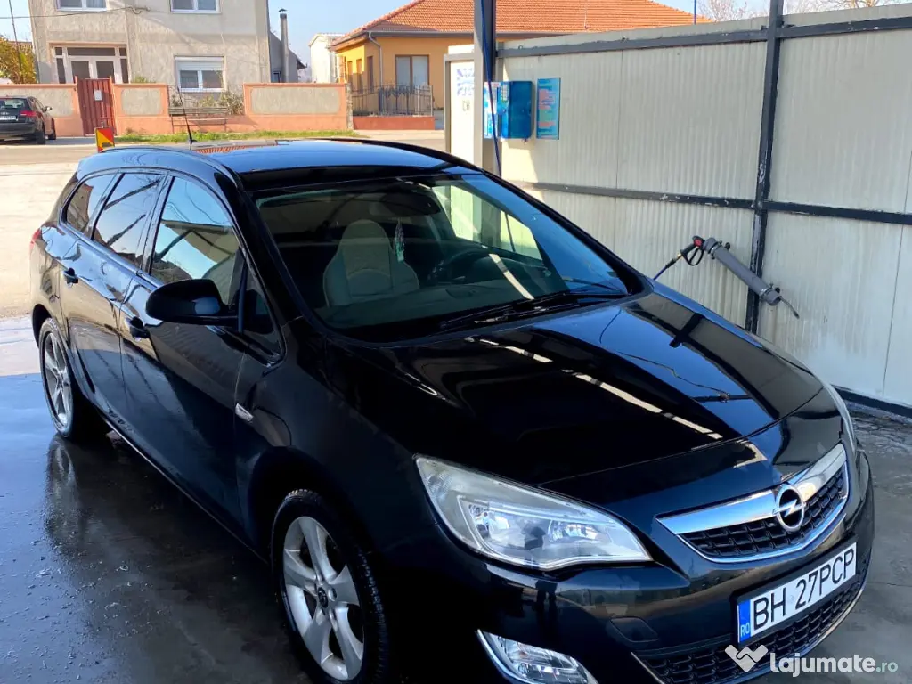 Vând Opel astra J 2012 1.7 cdti 110 cp