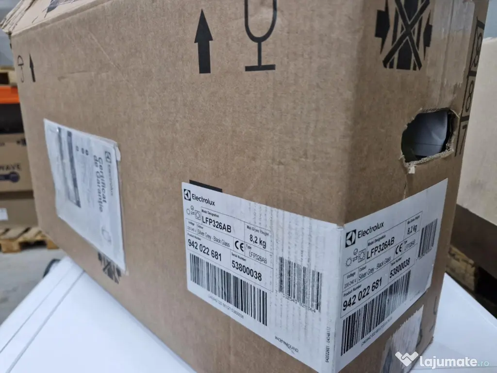 Hota incorporabila telescopica Electrolux LFP326AB 