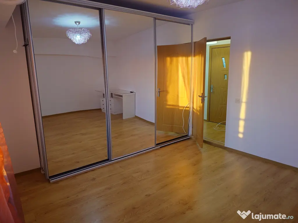 Apartament 4 camere decomandat (metrou IZVOR)