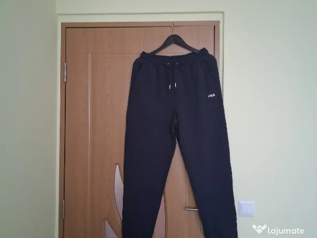 Pantaloni fila nou cu eticheta 