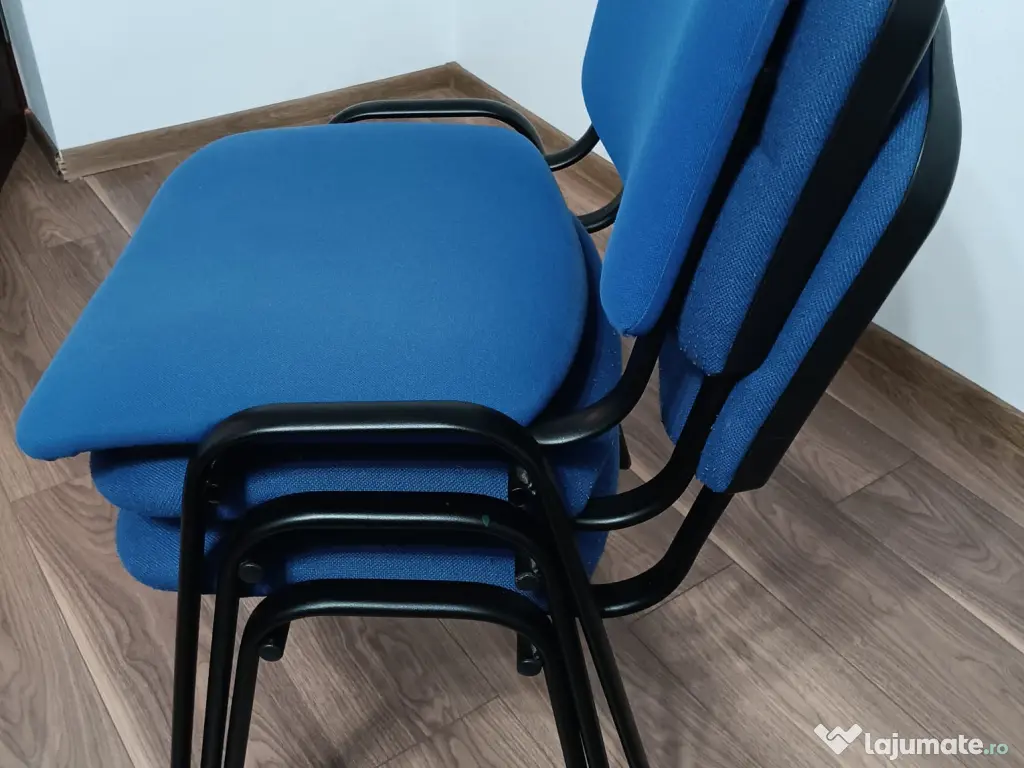 Birou si scaune vizitator 