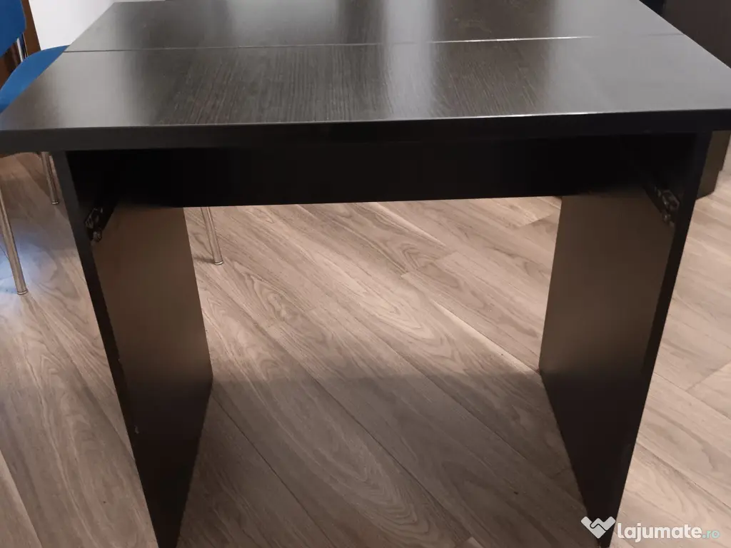 Birou si scaune vizitator 