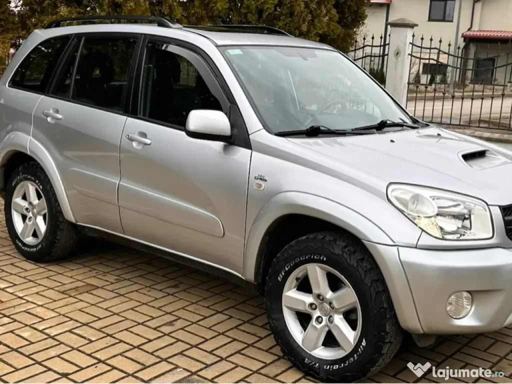 Toyota RAV4 foarte ingrijita