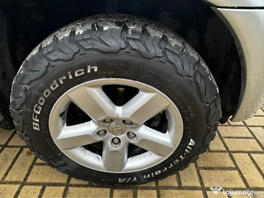 Toyota RAV4 foarte ingrijita