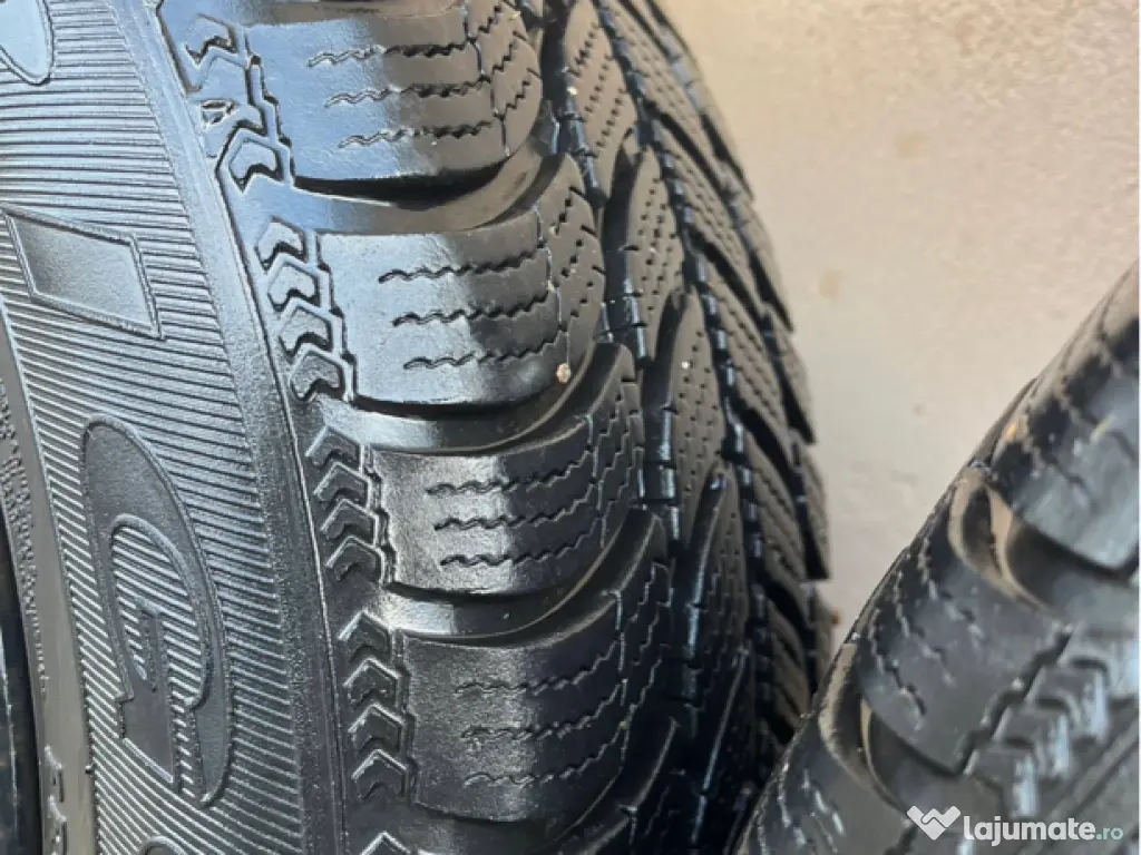 Jante cu anvelope de iarna 185 65 R15 Debica si Sebring 