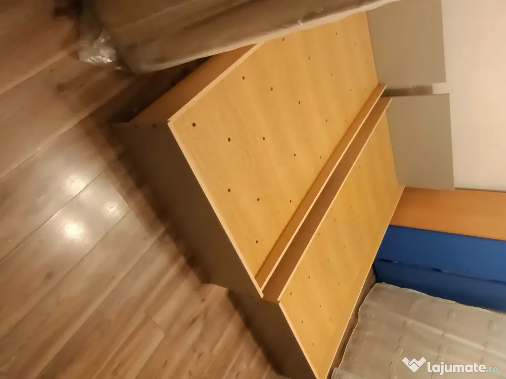 Vând doua paturi +saltele 