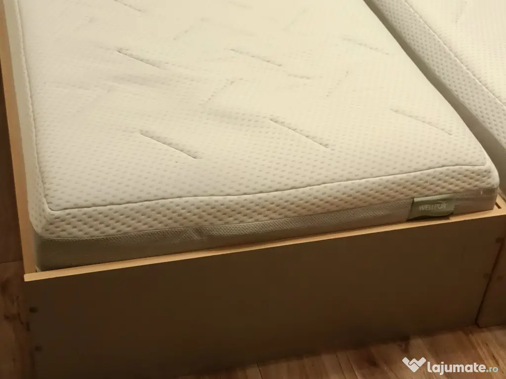 Vând doua paturi +saltele 