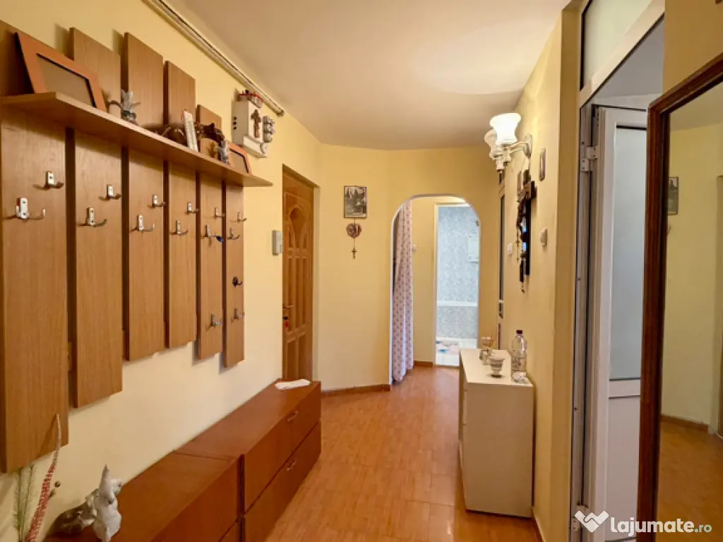 Apartament 2 camere, Zona Tolstoi, decomandat, 2 balcoane