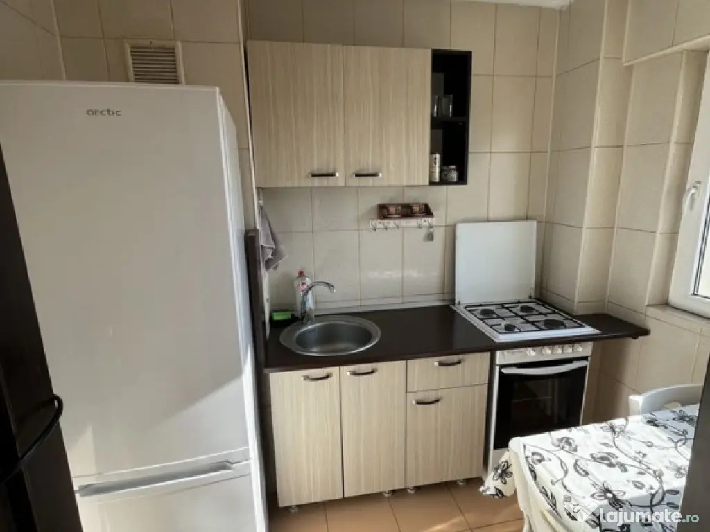 Dristor etaj 8 semidecomandat bloc mixt 