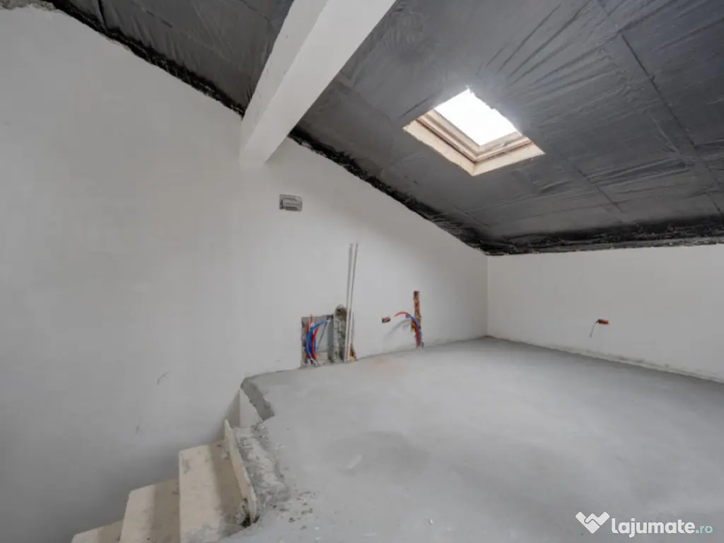 Casa se preda finisata - 4 bai - 3 dormitoare - curte - parc 