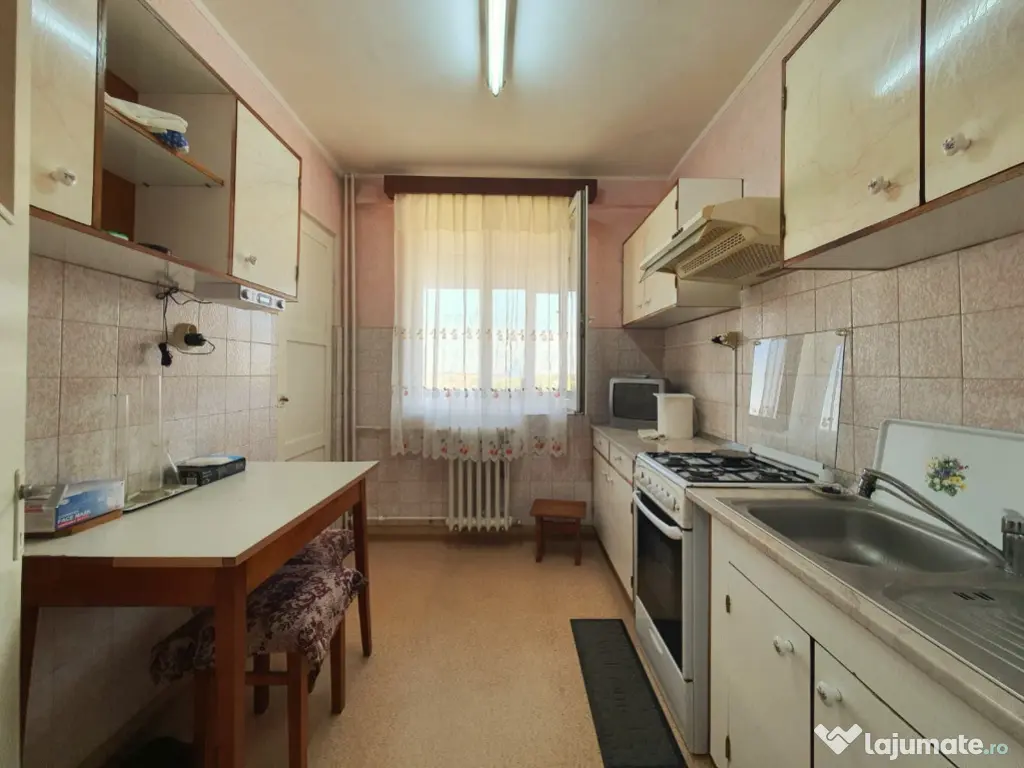 Apartament 3 camere,75mp,decomandat,Rogerius,et.7/9,dublă orientare 