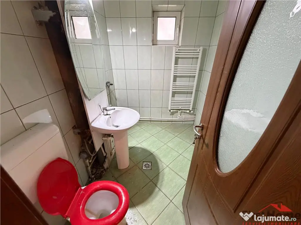 Apartament 3 camere, parter, 70mp , stradal, zona Centrala - 