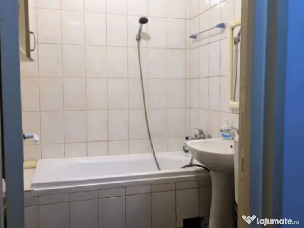 Garsoniera decomandata - zona Astra 