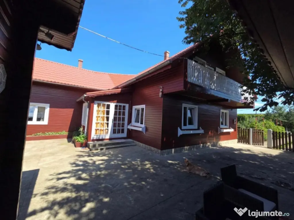 Casa spatioasa , teren 3300 mp, Dornesti 