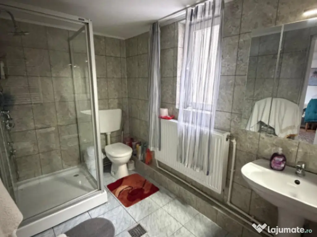 Casa spatioasa , teren 3300 mp, Dornesti 