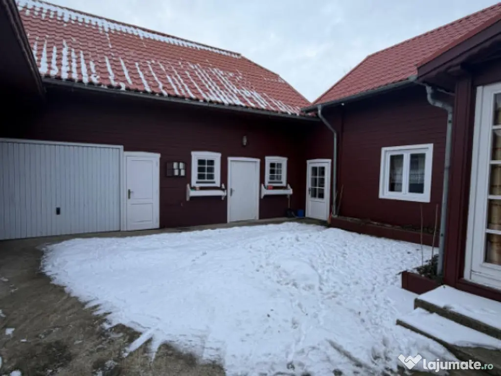 Casa spatioasa , teren 3300 mp, Dornesti 