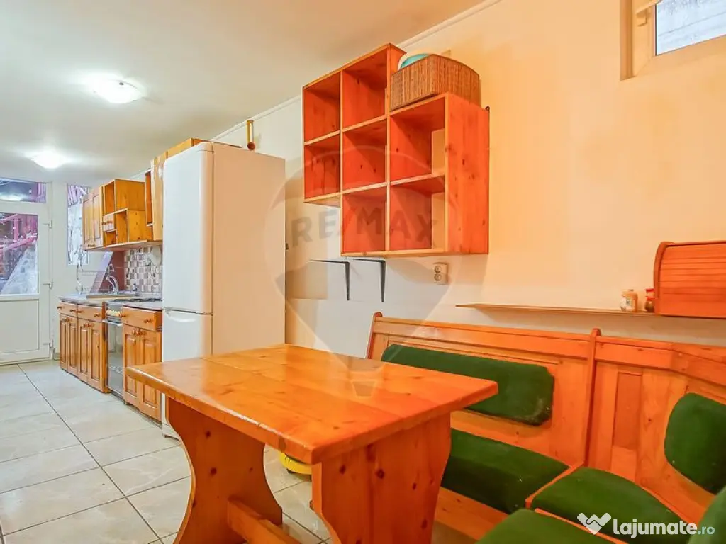 Comision 0%! Casă cu 6 camere de vânzare în Azuga 