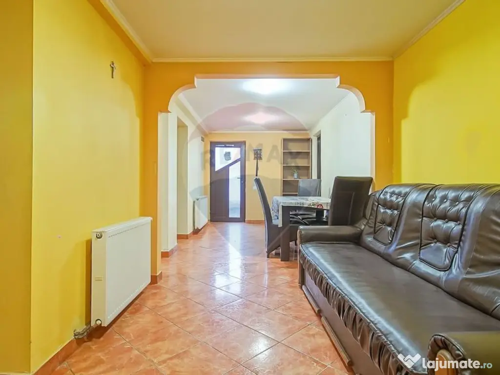 Comision 0%! Casă cu 6 camere de vânzare în Azuga 