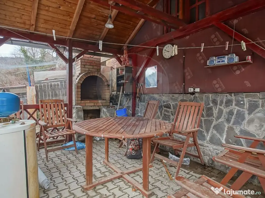 Comision 0%! Casă cu 6 camere de vânzare în Azuga 