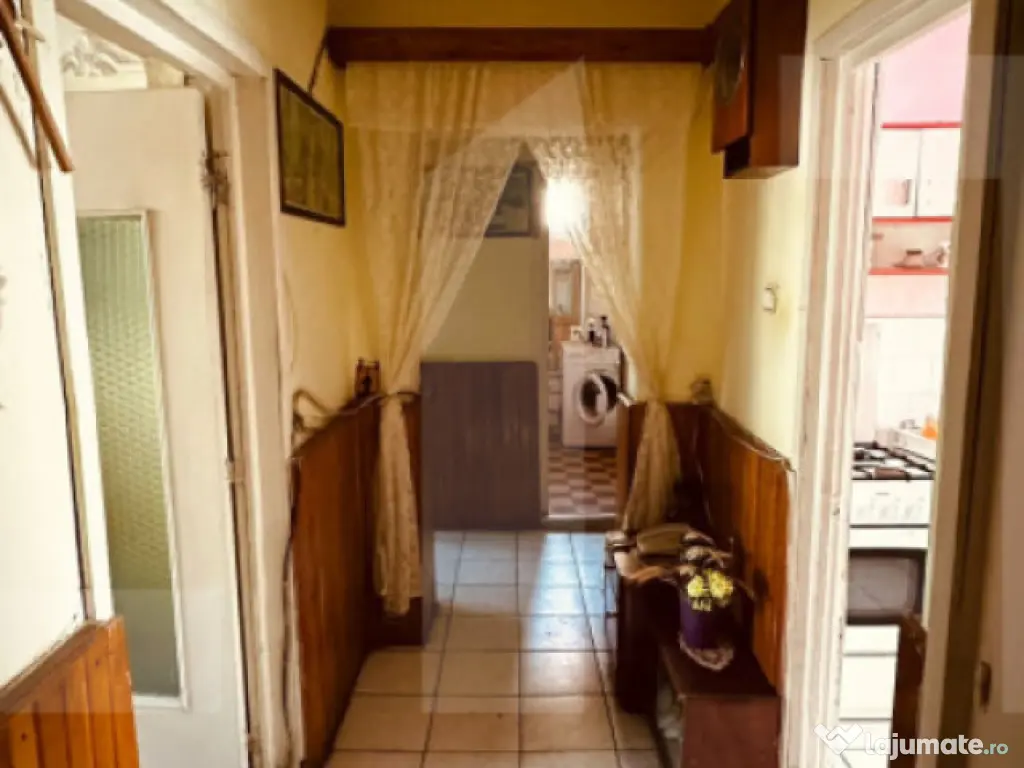 Apartament cu 3 camere si balcon, decoamandat, spatios si ca