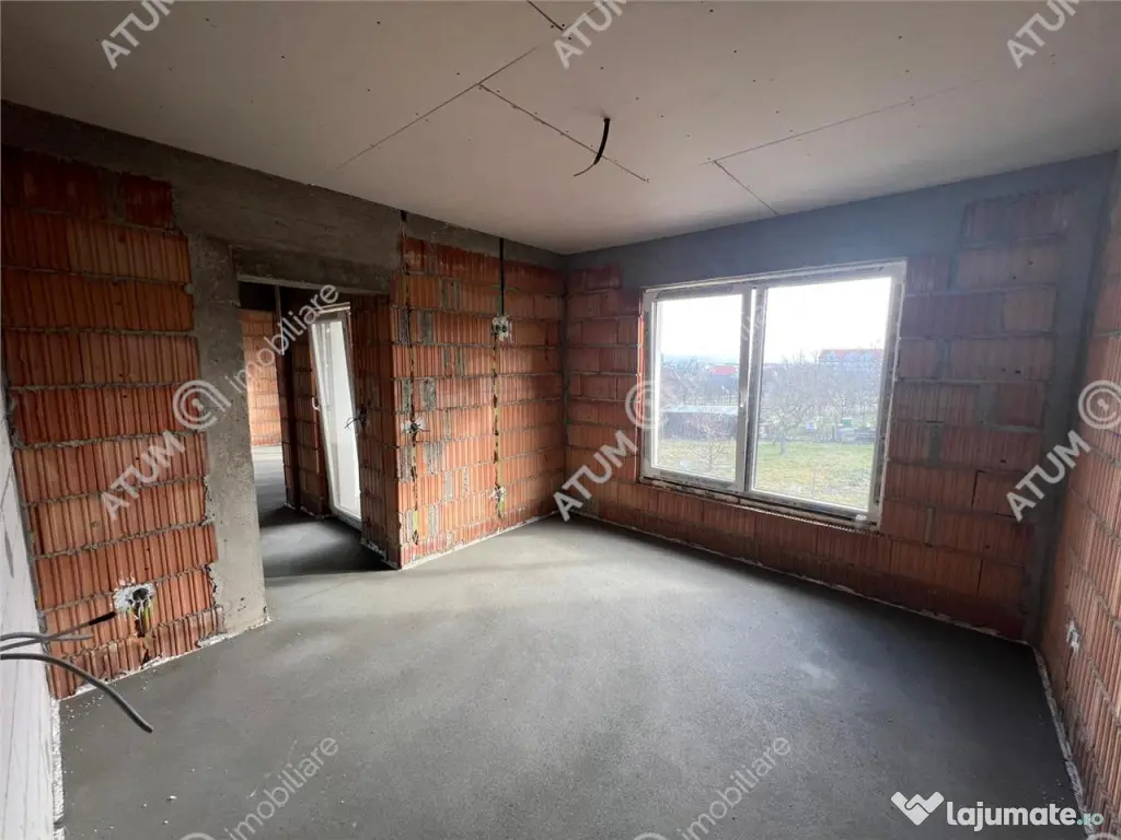 Casa individuala 4 camere 2 bai teren 300 mp zona Sura Mica 