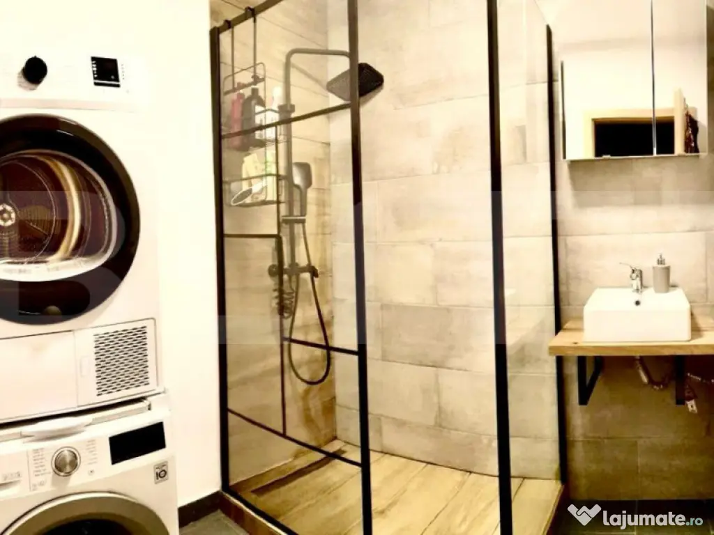 Apartament 3 camere, 71 mp, parcare, 2 bai, lift, zona Teilo 