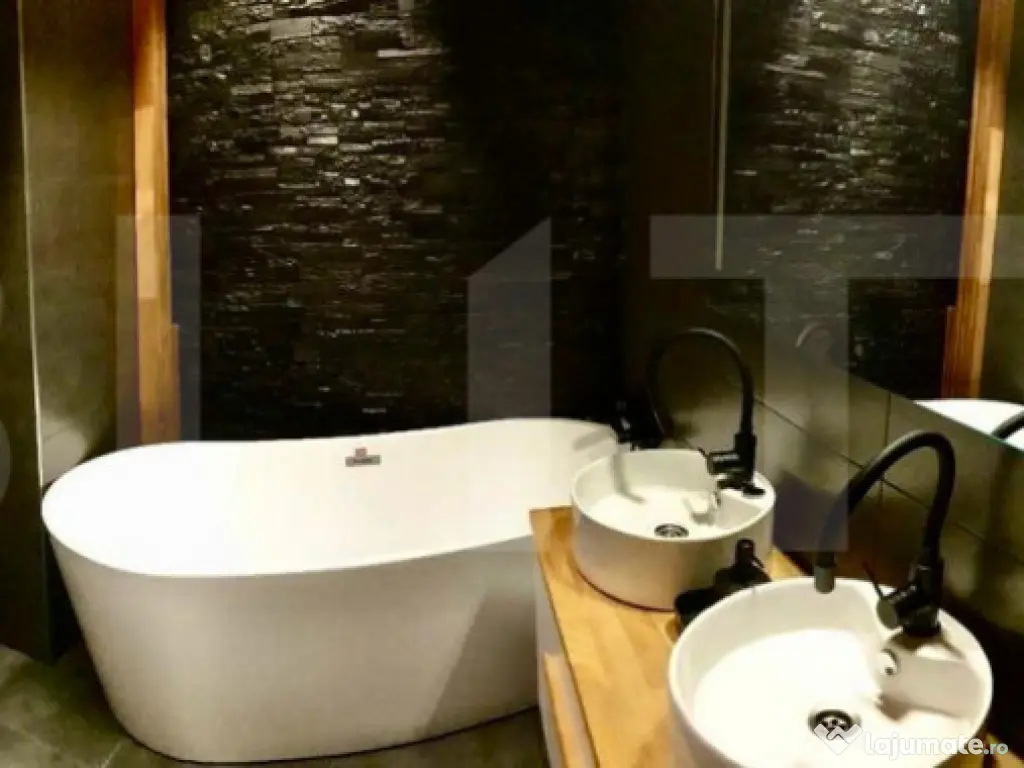 Apartament 3 camere, 71 mp, parcare, 2 bai, lift, zona Teilo 