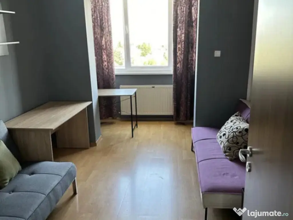 Apartament cu 3 camere 70 mp, etaj intermediar, situat pe Ca 